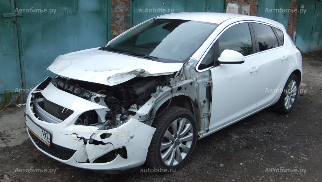 Opel Astra J хэтчбек - после ДТП.