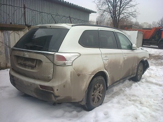 Продать битый автомобиль Мицубиси Аутлендер 3 на Автобитьё.ру